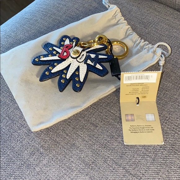 Free Shipping NWT. Authentic Burberry Boom Lock - Picture 3 of 5
